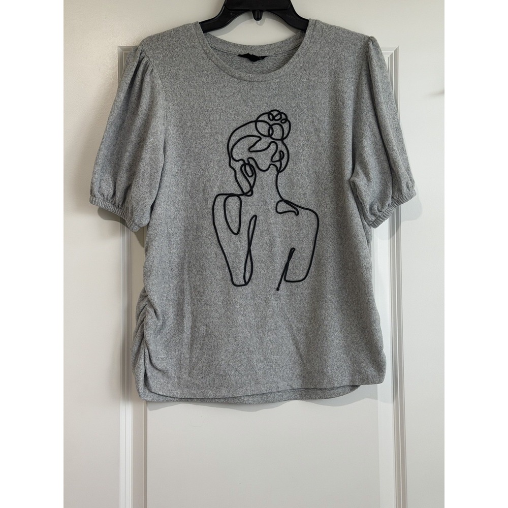 Love & Lace Women's Gray Puffed Short Sleeve Top Large Woman's Back Illustration